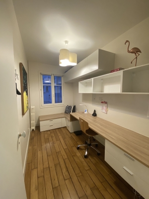 bureau.jpg