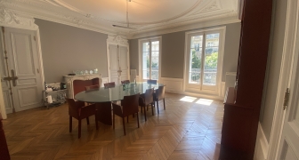 Avenue Victor Hugo, place de l'Etoile - Kléber aile indépendante de 40m comportant 2 bureaux indépendants à louer 19.07 m et 14.36m